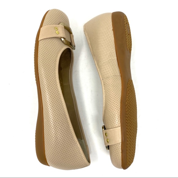 Trotters Sizzle Signature flats Nude Perforated - Picture 7 of 9